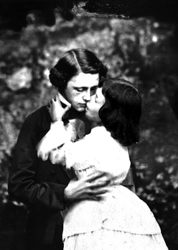 Тайная жизнь преподобного Льюиса Кэрролла &mdash; театр, фотография и&hellip; маленькие девочки