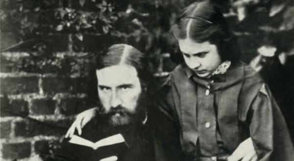Тайная жизнь преподобного Льюиса Кэрролла &mdash; театр, фотография и&hellip; маленькие девочки