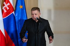Премьер Словакии предложил ударить дальнобойной ракетой по Брюсселю Премьер Словакии предложил ударить дальнобойной ракетой по Брюсселю