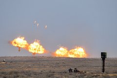 В Сочи местные жители сообщили о взрывах. Они слышали громкий гул и видели яркие вспышки в небе В Сочи местные жители сообщили о взрывах. Они слышали громкий гул и видели яркие вспышки в небе