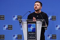 &laquo;Дядя, не получается ничего у тебя&raquo;. Украинский депутат обратился к Зеленскому после его слов об окончании конфликта