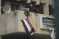 Асад прилетел в Москву. Кремль сообщил, что сложившему полномочия лидеру Сирии и его семье предоставили убежище в России Асад прилетел в Москву. Кремль сообщил, что сложившему полномочия лидеру Сирии и его семье предоставили убежище в России