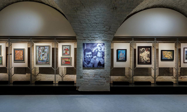 Владимир Яковлев: портреты ветра и цветов в центре AZ/ART