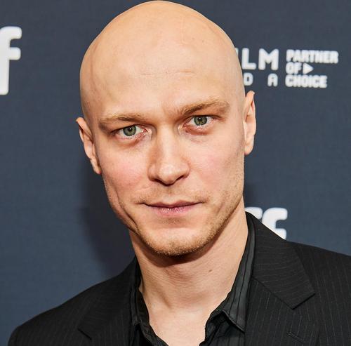 Премию &laquo;Золотой глобус&raquo; за лучшую мужскую роль второго плана получил Киран Калкин, а не Юра Борисов
