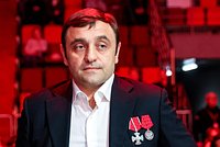 Основатель батальона &laquo;Арбат&raquo;, раненный при взрыве в Москве, скончался в реанимации. Он получил тяжелые ранения и лишился стопы