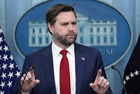 Критика Трампа и США, призыв создать другое НАТО и рассуждения о выборах. О чем говорил Зеленский на Мюнхенской конференции?