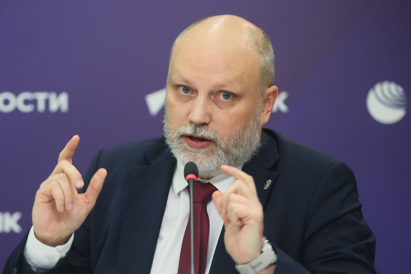 &laquo;Он исчезнет навсегда в мае 2027 года&raquo;. Макрон назвал Россию угрозой для Европы. Что на это ему ответили в Москве?
