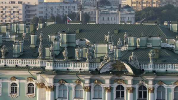 Вход в Главный музейный комплекс Эрмитажа приостановили из-за анонимной угрозы