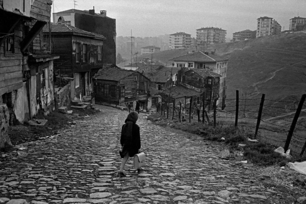 Как фотограф Ара Гюлер показал миру сердце Стамбула и его боль Как фотограф Ара Гюлер показал миру сердце Стамбула и его боль