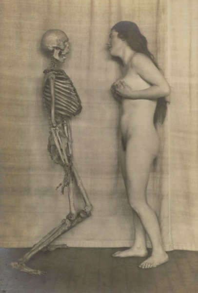 Дама со скелетом, сюрреалистический фотосет Франца Фидлера начала 1920-х годов