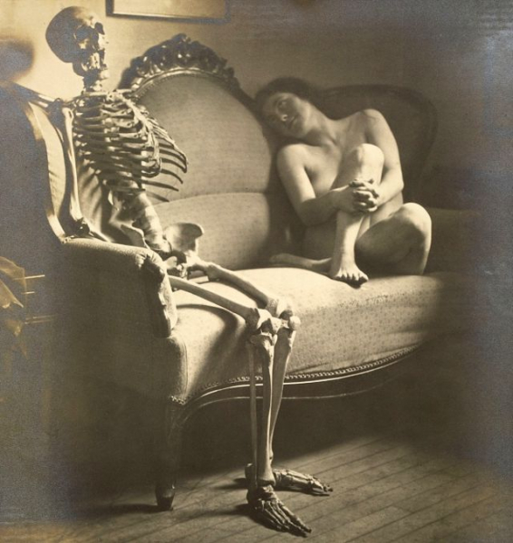 Дама со скелетом, сюрреалистический фотосет Франца Фидлера начала 1920-х годов