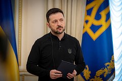 &laquo;Пробил дно&raquo;. В России отреагировали на предупреждение Зеленского к мировым лидерам о возможной опасности 9 Мая в Москве