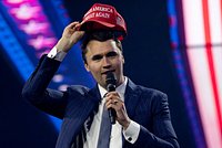«Мы усадим их за стол». Трамп назвал способ урегулировать украинский конфликт. О чем шла речь на срочном совещании Пентагона? «Мы усадим их за стол». Трамп назвал способ урегулировать украинский конфликт. О чем шла речь на срочном совещании Пентагона?