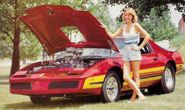 Девушки и тачки 80-х, коллекция фотографий культового журнала Autobuff Девушки и тачки 80-х, коллекция фотографий культового журнала Autobuff
