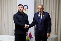 Зеленский объявил перемирие после угроз нанести удар по параду Победы в Москве. Что заставило президента Украины передумать?