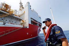 В Черном море атаковано рыболовецкое судно под флагом Турции. Есть ли у Анкары подозреваемые? В Черном море атаковано рыболовецкое судно под флагом Турции. Есть ли у Анкары подозреваемые?
