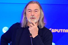 Никас Сафронов признался в подделке картин