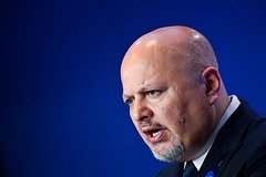 Выдавшего ордер на &laquo;арест&raquo; Путина прокурора МУС отстранили от должности. В чем его обвиняют?
