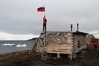 Немецкие политики захотели понаблюдать за захватом танкера береговой охраной. Как российский корвет устроил им фиаско?