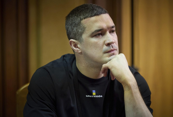 &laquo;Зеленский прогнулся под давлением&raquo;. Увольнение главкома ВСУ Сырского &mdash; главная тема мировых СМИ. Что пишут об этом на Западе?
