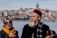 Немецкие политики захотели понаблюдать за захватом танкера береговой охраной. Как российский корвет устроил им фиаско?