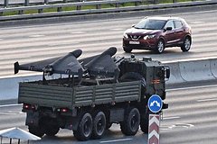 Армия России нанесла групповые удары по Украине. Целями стали завод дронов в Киеве и одесские порты